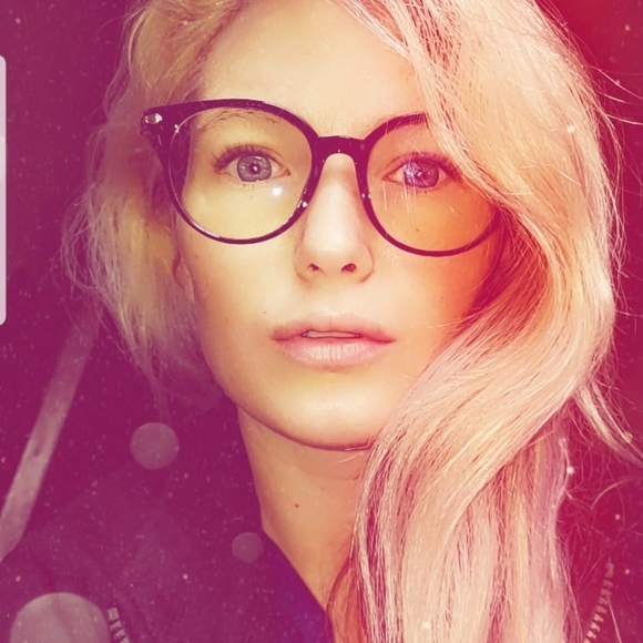 Meet your Posher, Tanya - Picture 1 of 1